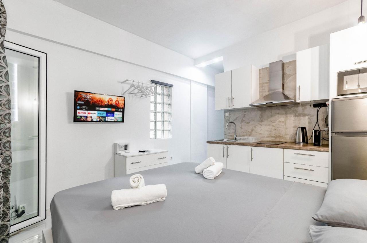 Lux Studio 11 With Yard In The Heart Of Athens Apartment Exterior foto