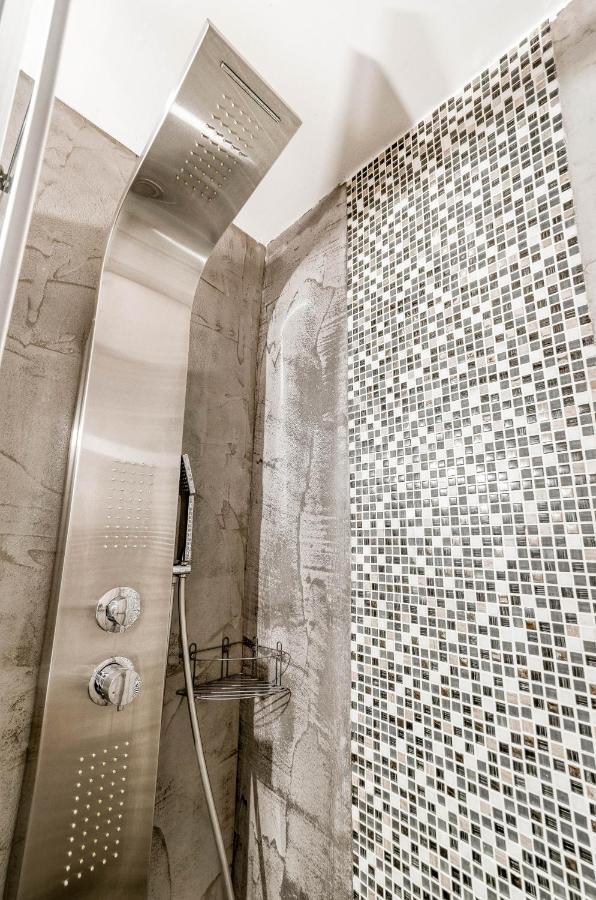 Lux Studio 11 With Yard In The Heart Of Athens Apartment Exterior foto